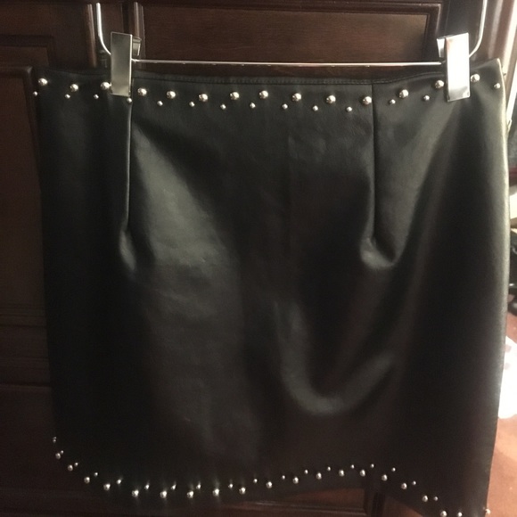 Promesa boutique black embroidered vegan mini L - Picture 6 of 8